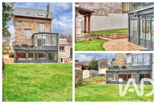 Villa in Écouen, Val d'Oise