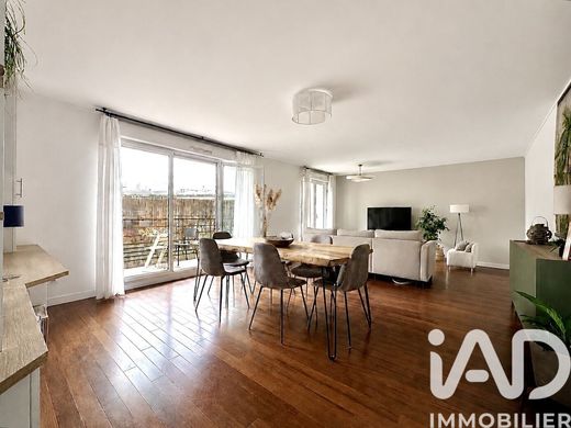 Apartment / Etagenwohnung in Rueil-Malmaison, Hauts-de-Seine