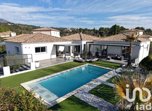 Villa in Saint-Jean-de-Cuculles, Hérault