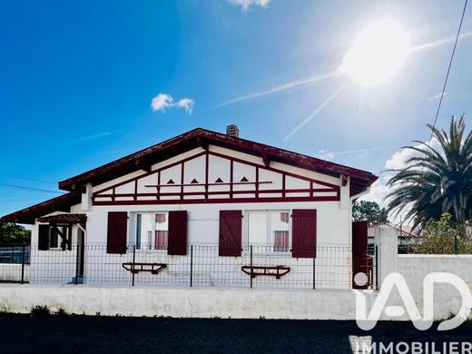 Villa in Guéthary, Pyrénées-Atlantiques