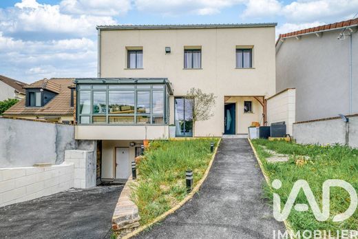 Villa in Gagny, Seine-Saint-Denis