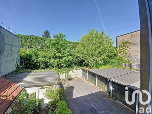 Residential complexes in Saint-Cloud, Hauts-de-Seine