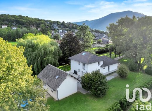 Villa in Viviers-du-Lac, Savoy