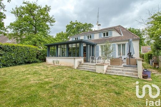 Villa in Verneuil-sur-Seine, Yvelines
