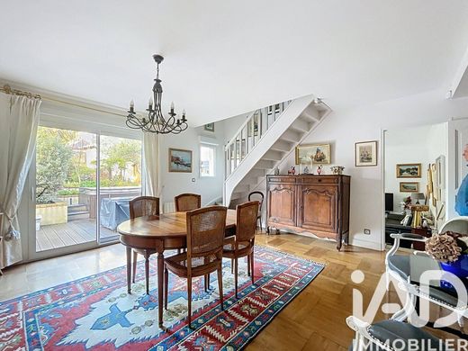 Villa in Vitry-sur-Seine, Val-de-Marne