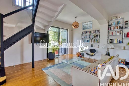 Villa in Enghien-les-Bains, Val d'Oise