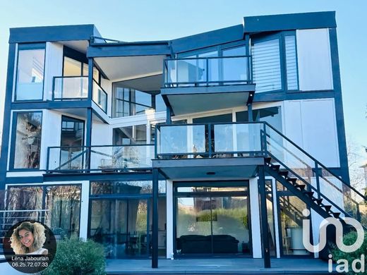 Villa in Sceaux, Hauts-de-Seine