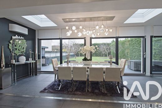 Villa in Saint-Prix, Val d'Oise