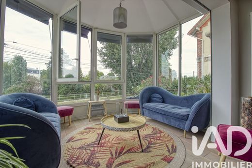 Villa in Soisy-sous-Montmorency, Val d'Oise