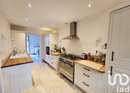 Villa in Bagnères-de-Bigorre, Hautes-Pyrénées