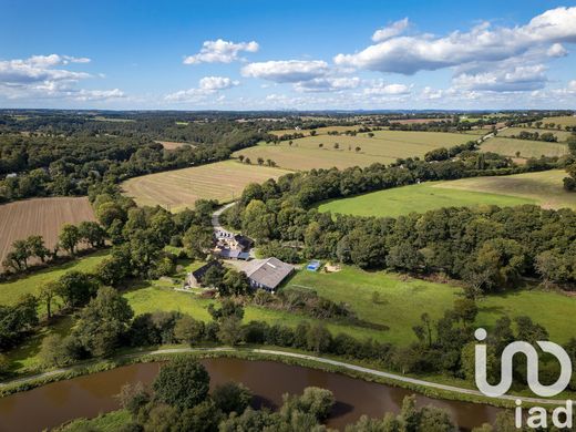 Villa a Cléden-Poher, Finistère