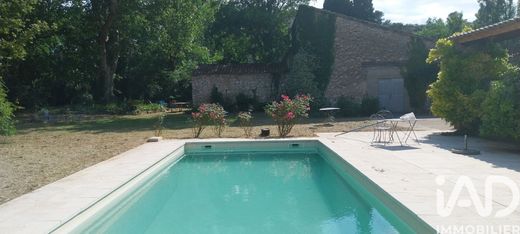 Villa in Orgon, Bouches-du-Rhône