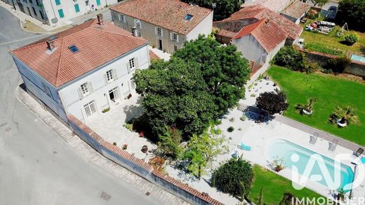 Villa en Saint-Sauveur-d'Aunis, Charenta Marítima