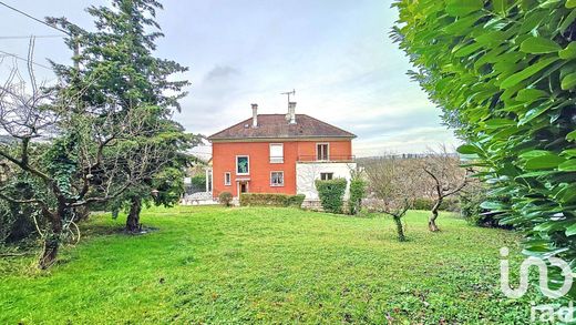 Villa in Noisy-le-Grand, Seine-Saint-Denis