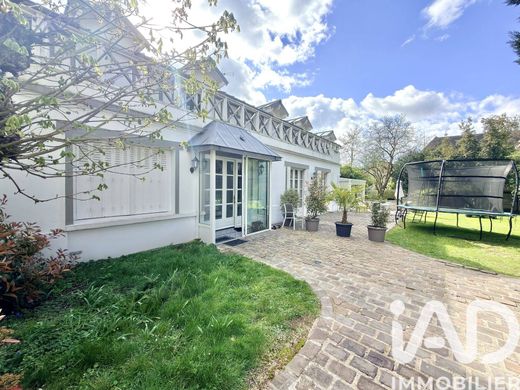 Willa w Le Raincy, Seine-Saint-Denis