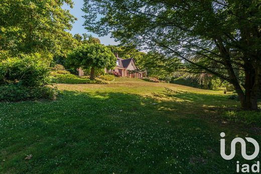 Villa in Aumont-en-Halatte, Oise