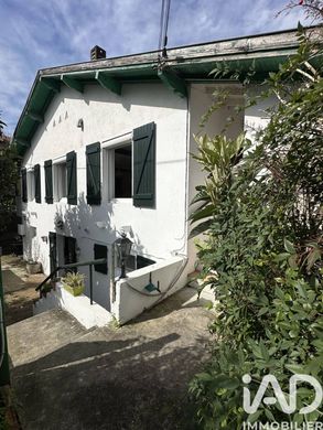 Villa in Saint-Jean-de-Luz, Pyrénées-Atlantiques