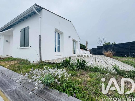 Villa in Rivedoux-Plage, Charente-Maritime