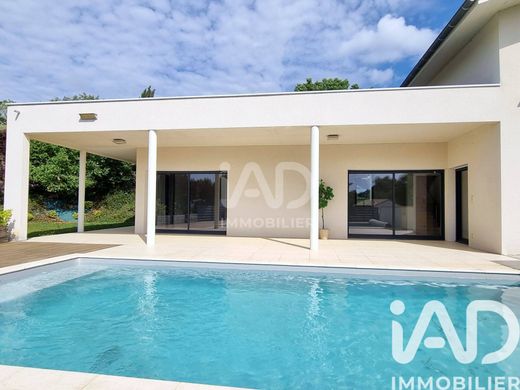 Villa in Rouffiac-Tolosan, Upper Garonne
