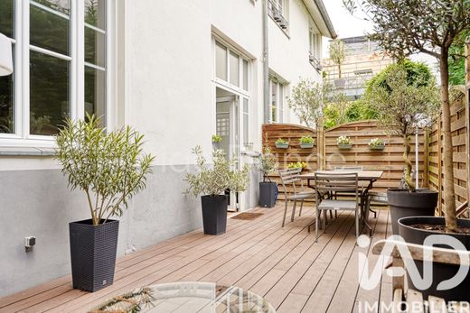 Apartment in Courbevoie, Hauts-de-Seine