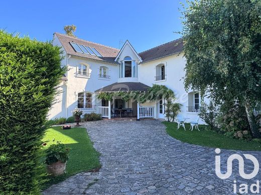 Villa in Noisy-le-Roi, Yvelines