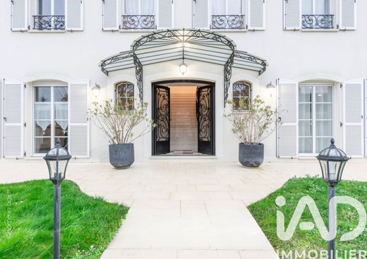 빌라 / Magny-le-Hongre, Seine-et-Marne