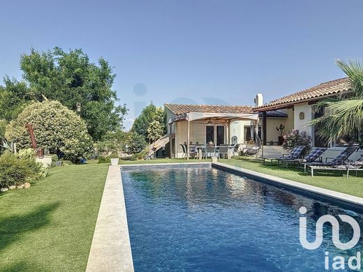 ‏וילה ב  Eyragues, Bouches-du-Rhône