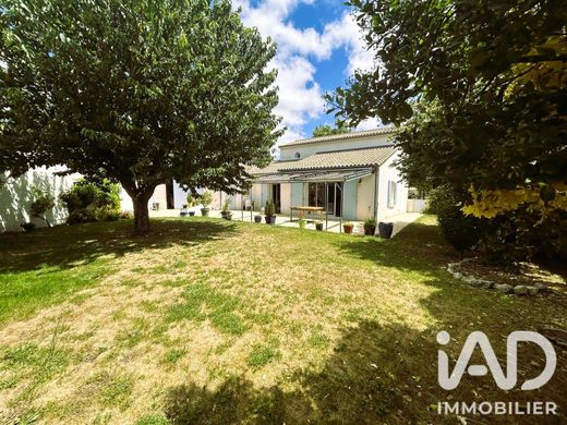 Villa in Périgny, Charente-Maritime