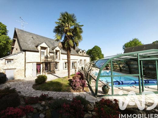 Villa in Saint-Georges-Buttavent, Mayenne