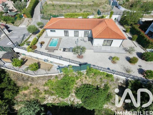 Villa in Saint-Laurent-du-Var, Alpes-Maritimes