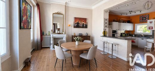 Villa in Bordeaux, Gironde