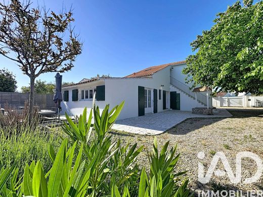 Villa in La Couarde-sur-Mer, Charente-Maritime