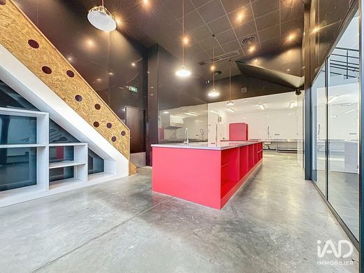 Bureau à Croix, Nord