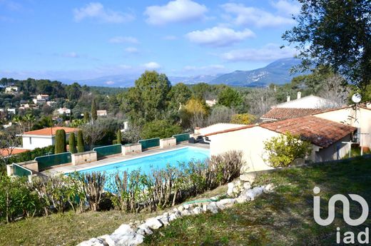 Villa in Roquefort-les-Pins, Alpes-Maritimes