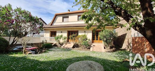 Villa in Romainville, Seine-Saint-Denis