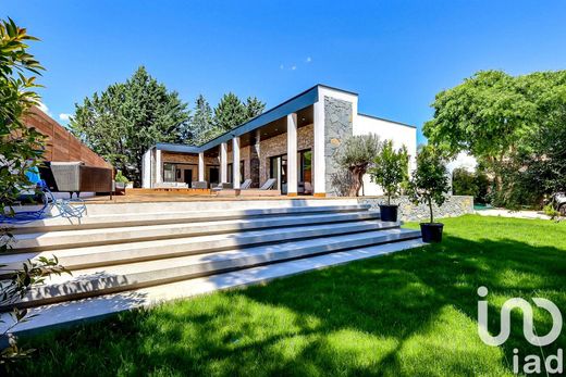 Вилла, Garrigues-Sainte-Eulalie, Gard
