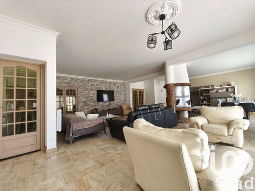 Villa a Noisy-le-Grand, Seine-Saint-Denis