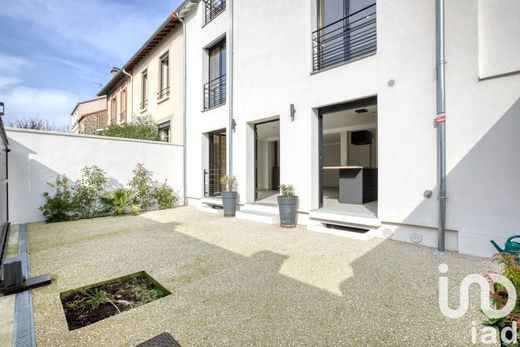 Villa in Colombes, Hauts-de-Seine