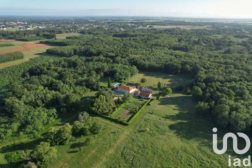 Villa in Lesparre-Médoc, Gironde