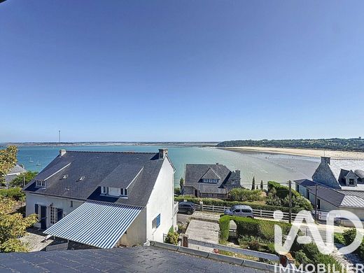 Villa a Saint-Cast-le-Guildo, Côtes-d'Armor