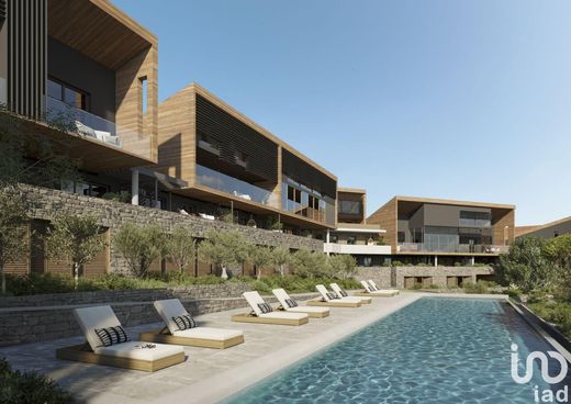 Apartment in Châteauneuf-Grasse, Alpes-Maritimes