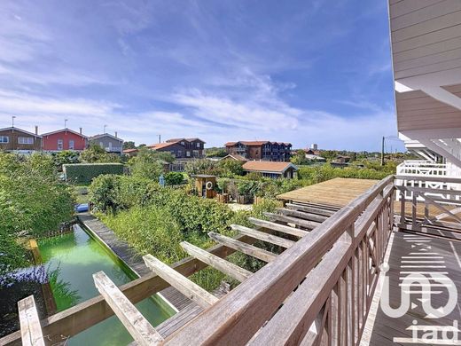 Villa in La Teste-de-Buch, Gironde