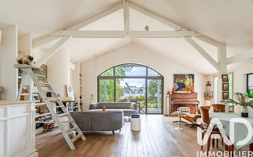Villa in Chatou, Yvelines
