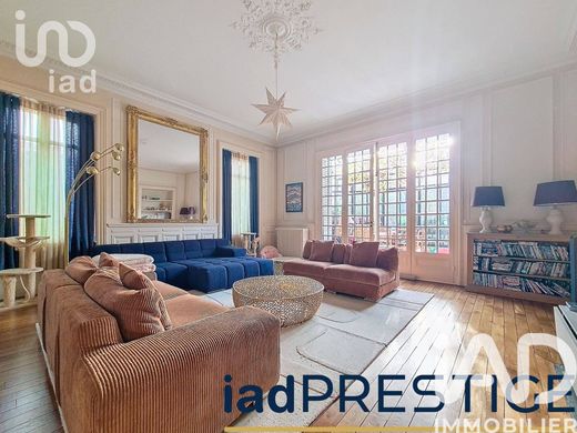 Villa in Dinan, Côtes-d'Armor