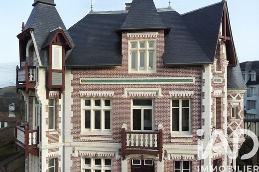 Villa in Le Neubourg, Eure