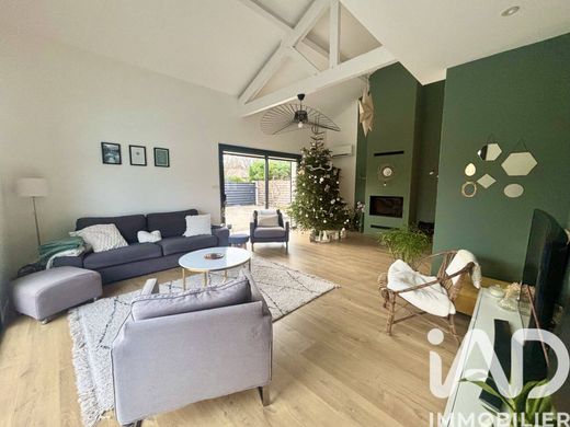 Villa in Pessac, Gironde