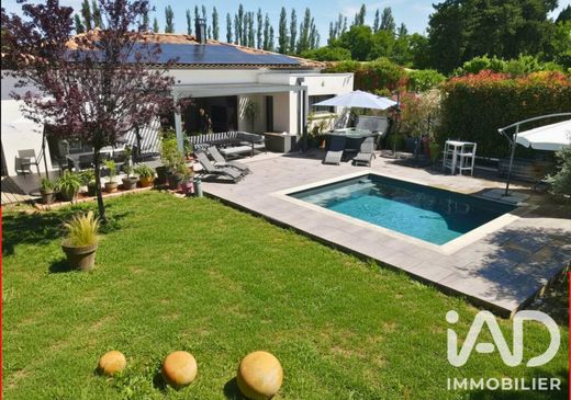 Villa in Le Thor, Vaucluse