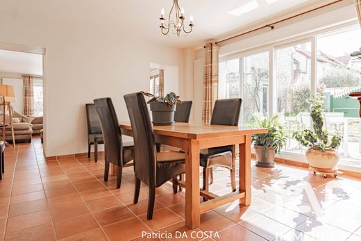 Villa in Orgeval, Yvelines
