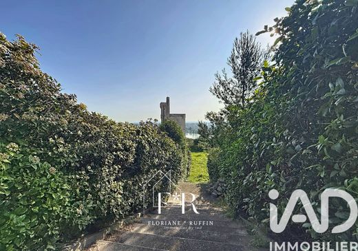 Villa in Villeneuve-lès-Avignon, Gard