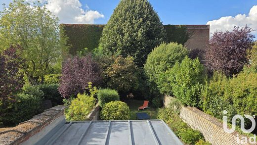 Villa in La Madeleine, North